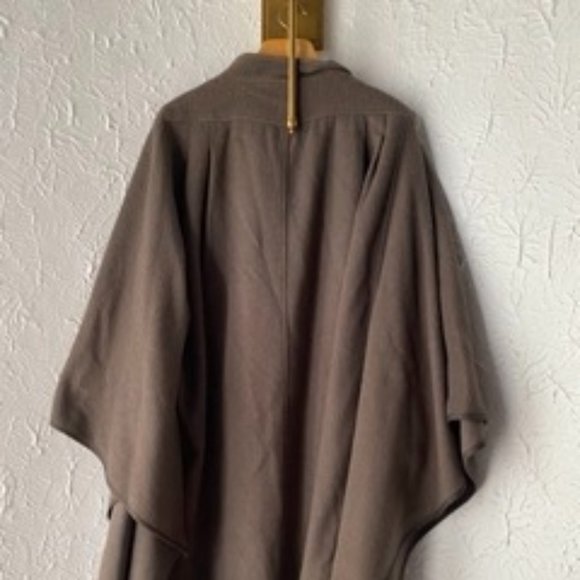 Elegant Britta Modell Wool Cape Coat in Mocha - One Size - Picture 3 of 5